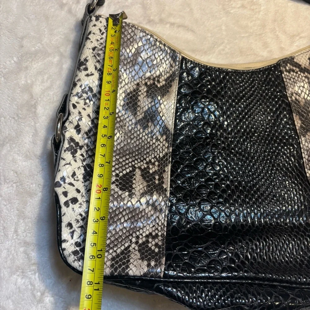 Nine & Co. Hobo Bag Black Cream Snakeskin Faux Leather Textured Silver-Tone